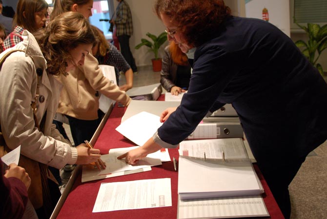 Ösztöndíj szerződések aláírása az Európa Kollégiumban 2015. október 9. képek